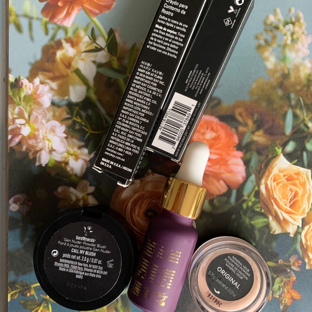 Makeup Bundle - Picture 2 of 2